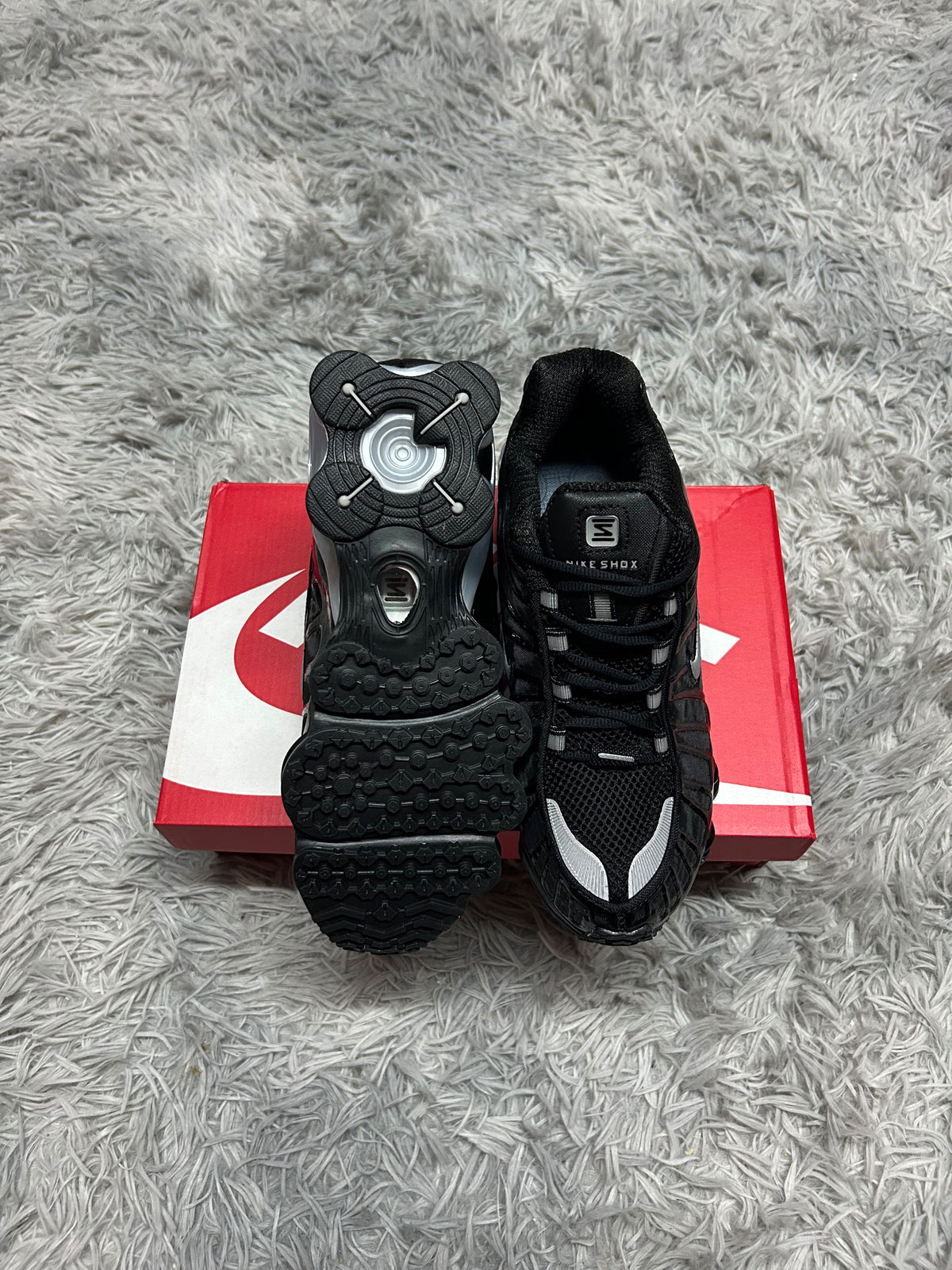 SHOX TL Negras logo plateado