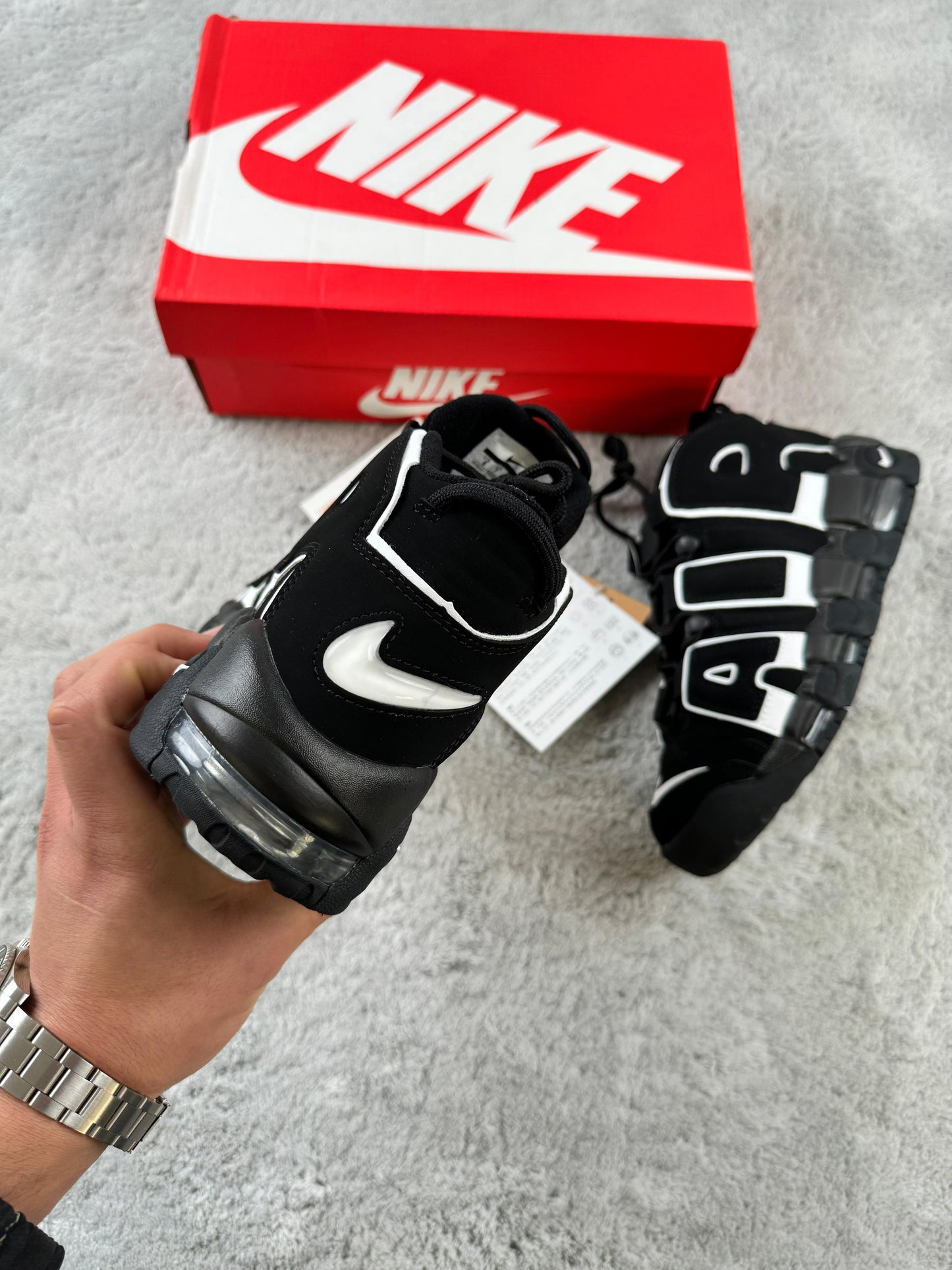 NIKE UPTEMPO NEGRAS