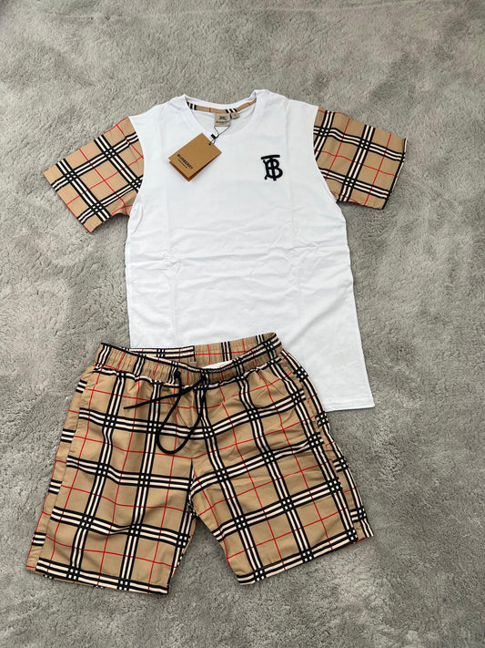 Conjunto Burberry blanco logo negro detalles marrones