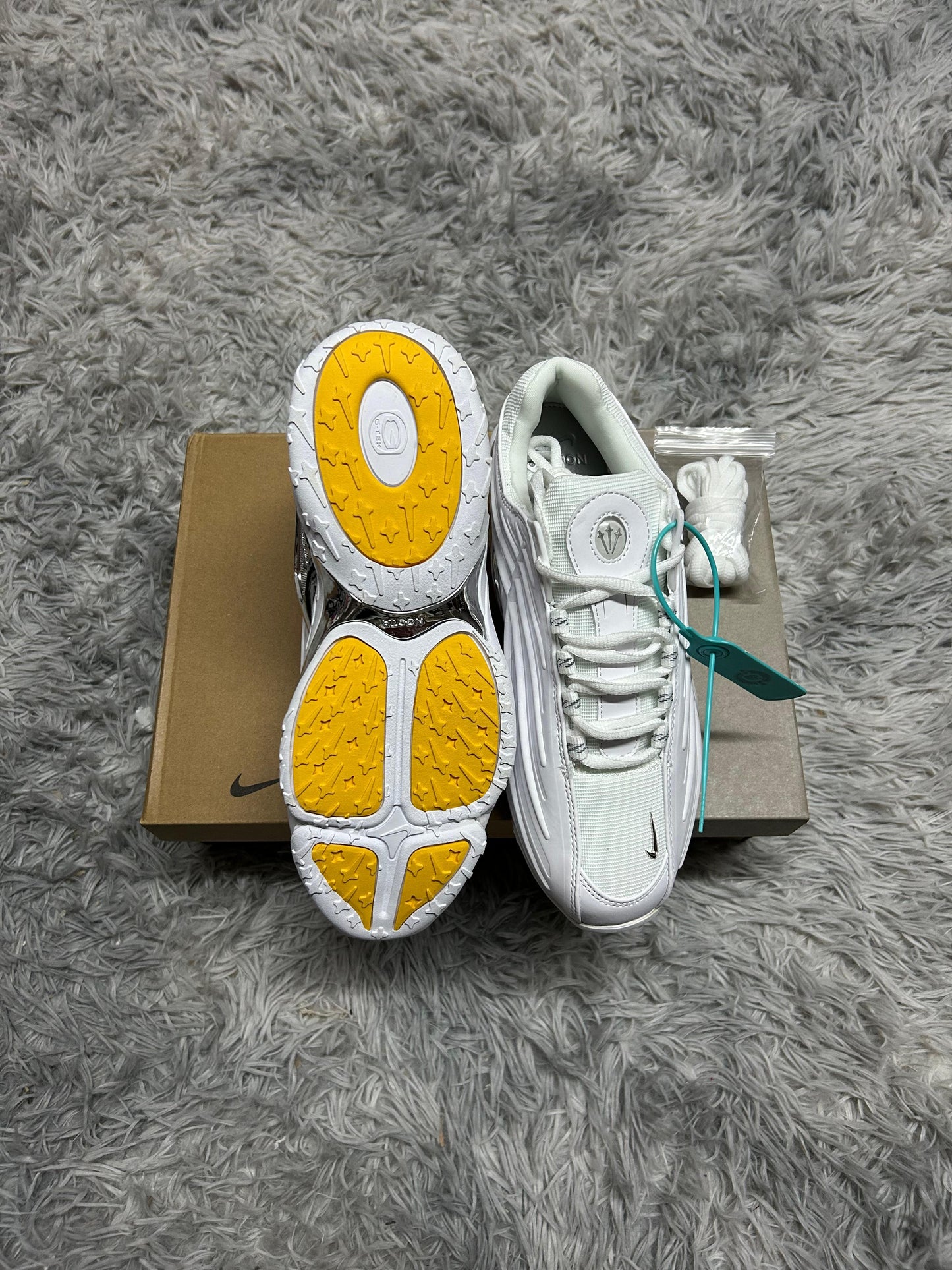 NOCTA HOT STEP II BLANCAS LOGO GRIS