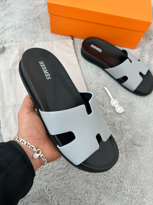 Chancla Hermes negra y gris