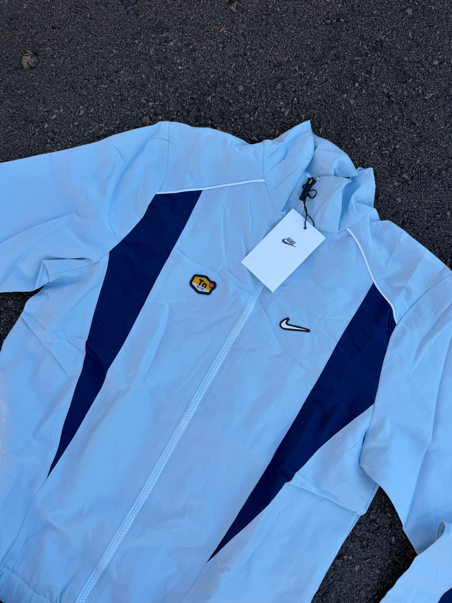 Chandal nike blanco y azul logo blanco contorno negro