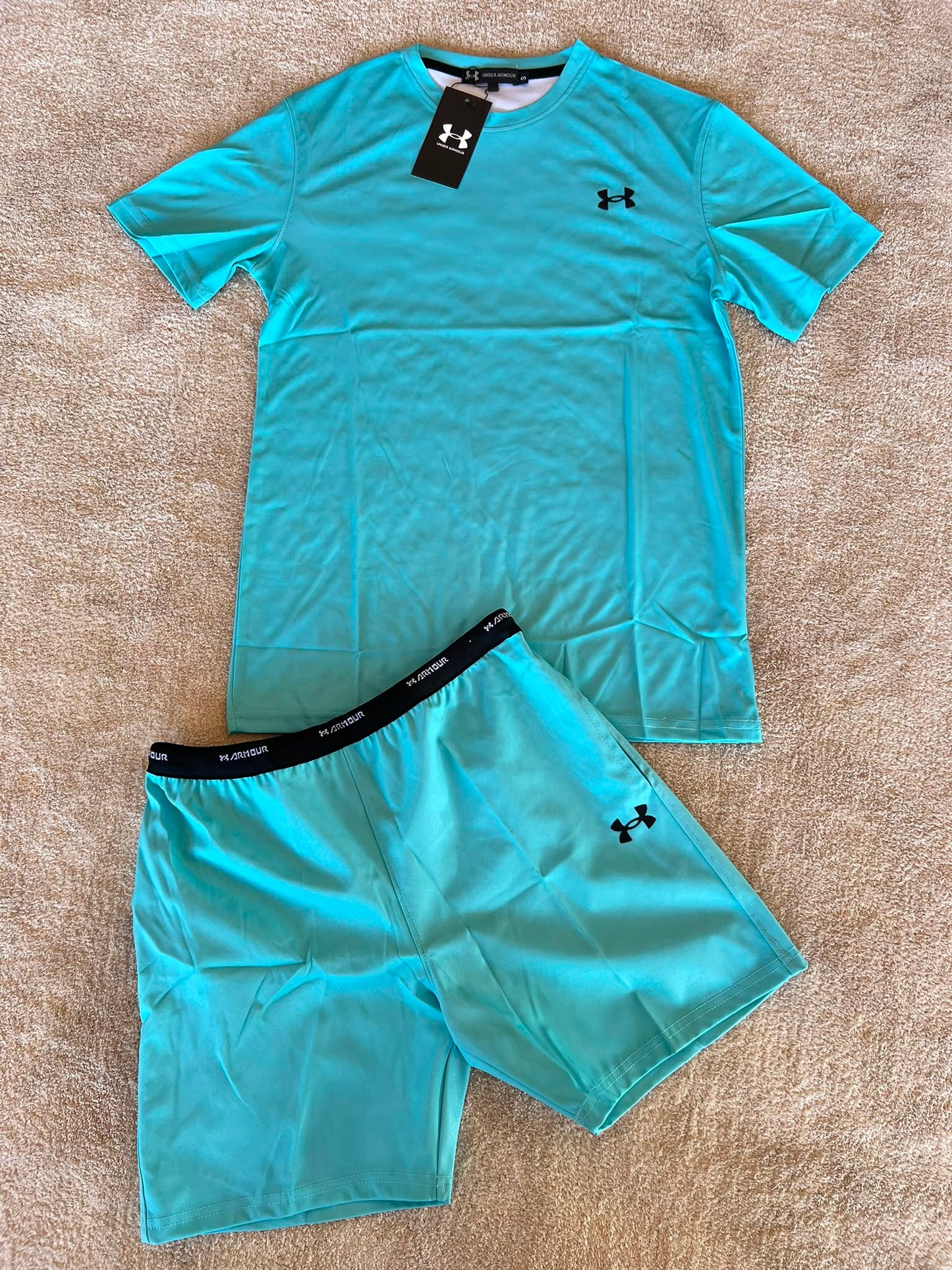 Conjunto corto under armour azul logo negro