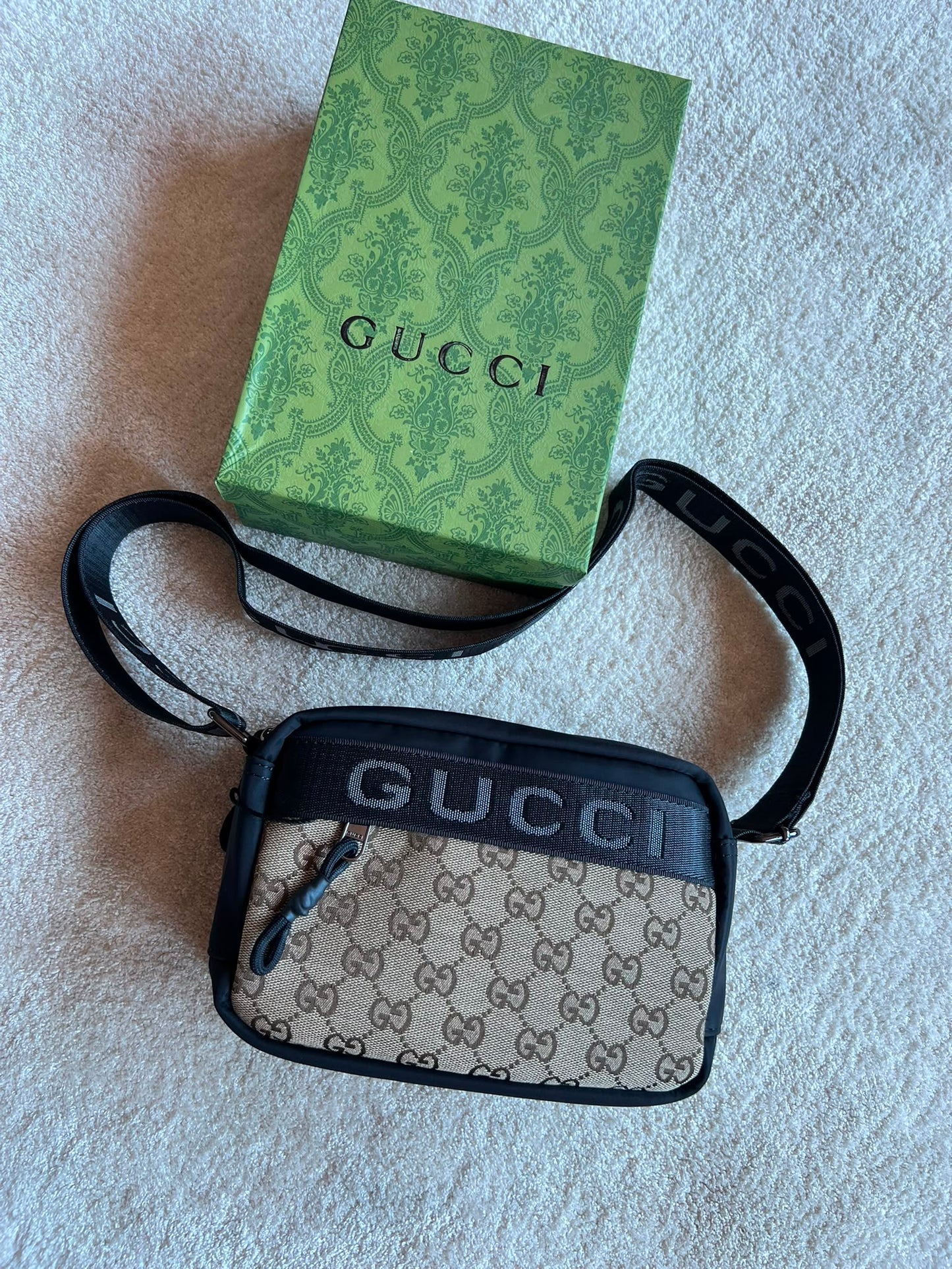 Bandolera Hombre Gucci marron logo blanco
