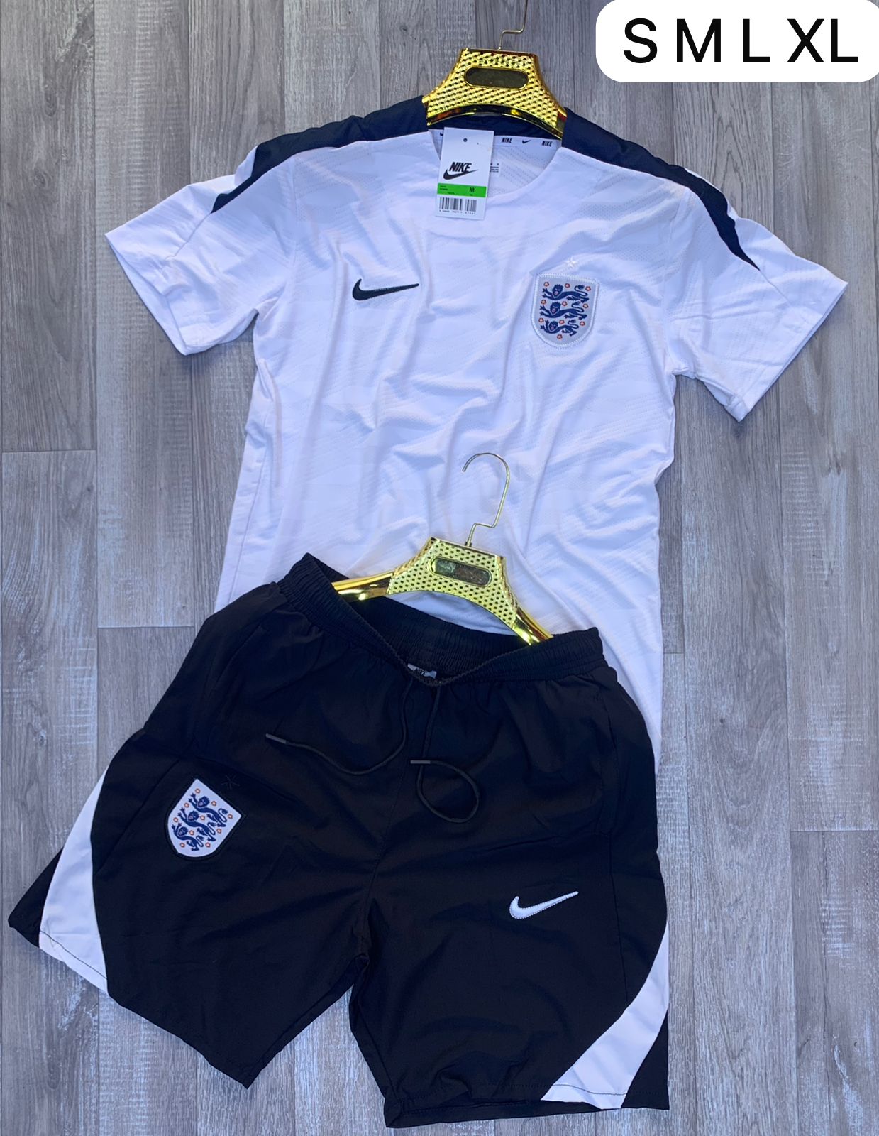 Conjunto Inglaterra blanco logo negro