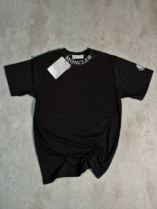 Camiseta Moncler negro logo cuello blanco