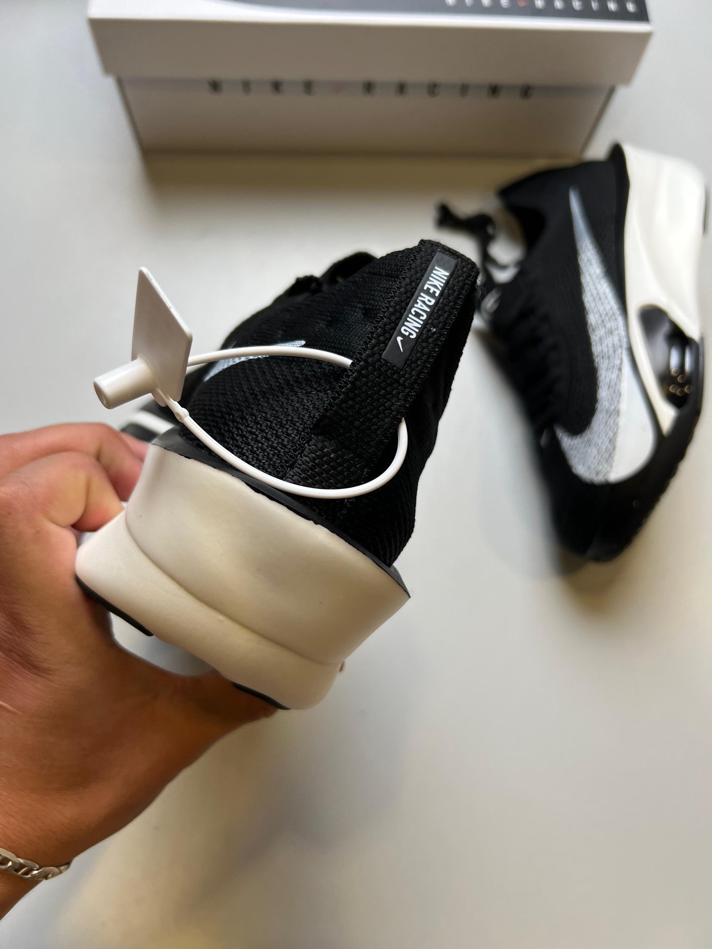 NIKE AIR ZOOM ALPHAFLY NEXT % negro logo blanco