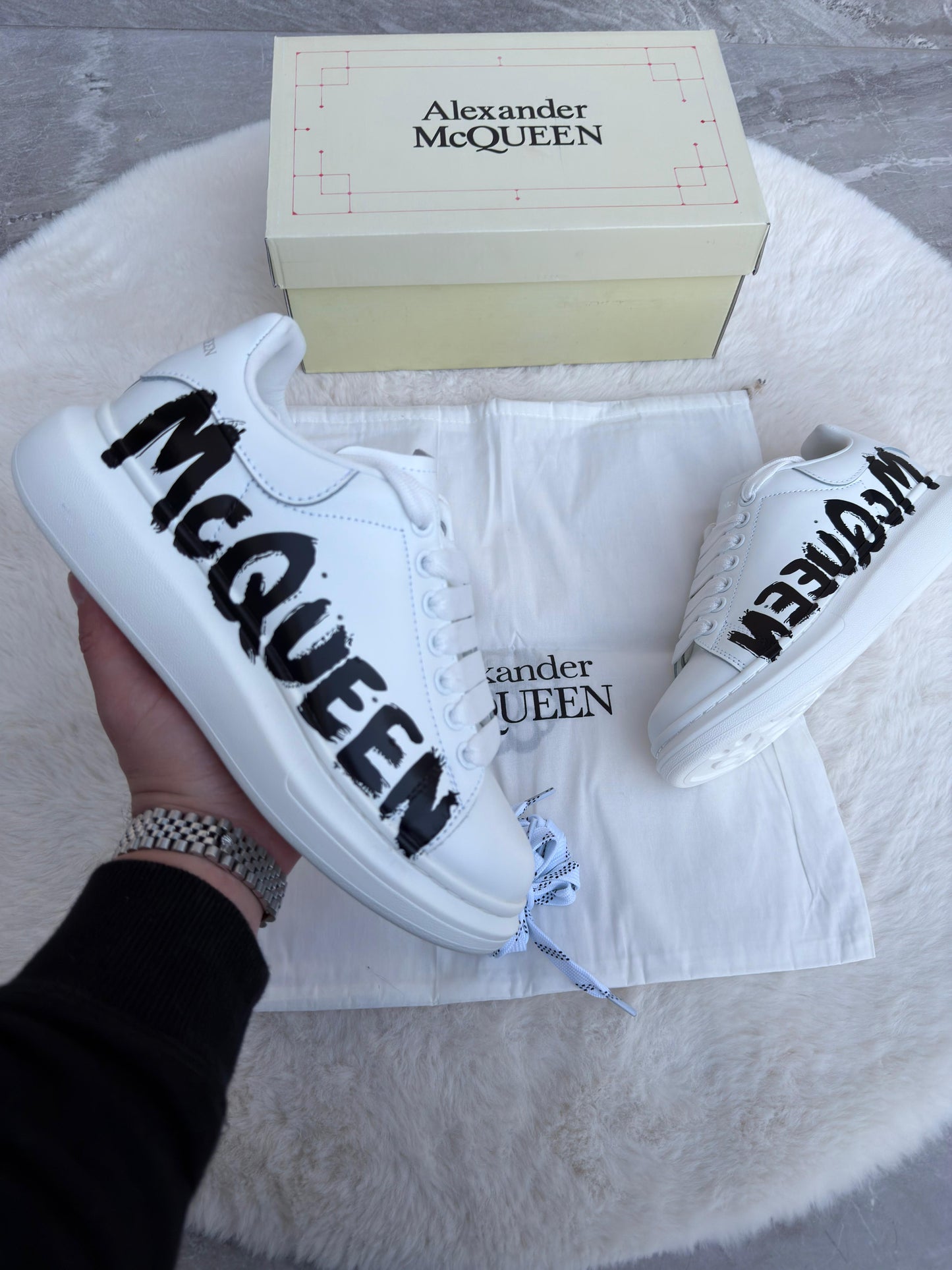 Alexander mcqueen blancas logo negro