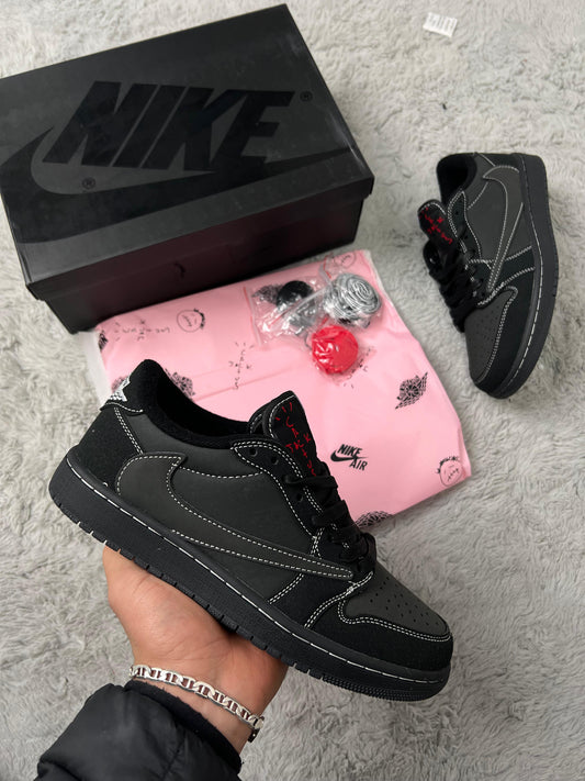 Travis Scott x Air Jordan 1 Retro Low OG negras