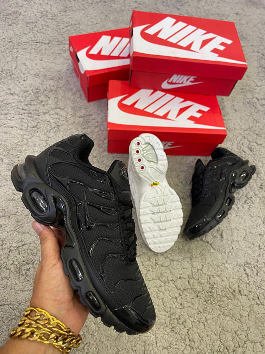 NIKE TN NEGRA
