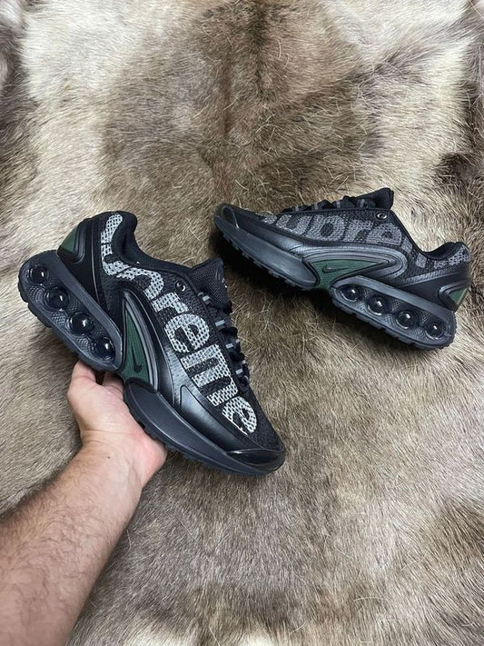 NIKE TN DN Negras x supreme