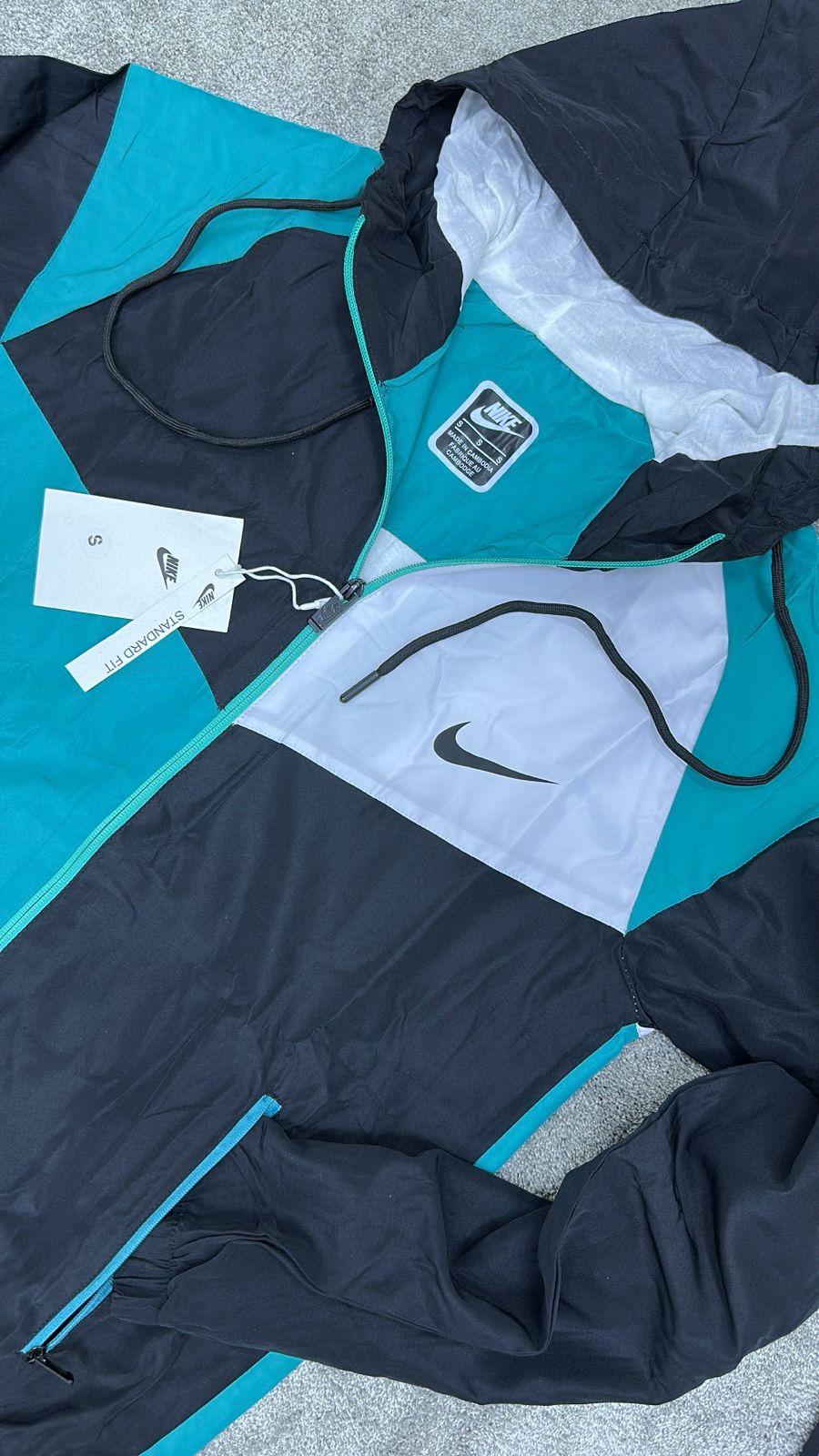 Chandal Nike azul negroy blanco logo negro