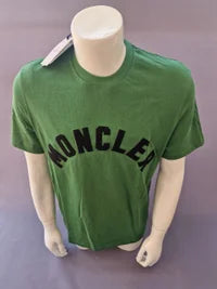 Camiseta Moncler oversize verde logo negro