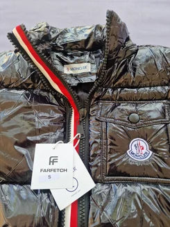 Chaqueta moncler negra logo blanco