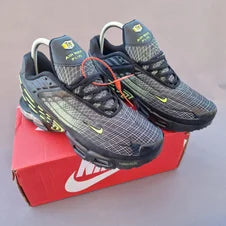 Nike tn tunned verde y negra logo amarillo