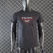 Camiseta prada negro detalles blancos