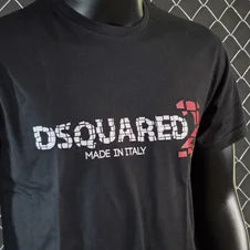 Camiseta DSQUARED2 negro logo blanco detalles rojos