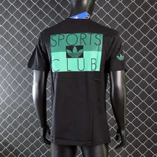 Camiseta adidas negra logo verde