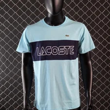 Camiseta lacoste azul claro logo blanco detalles negros