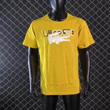Camiseta lacoste amarillo logo blanco detalles negros cocodrilo