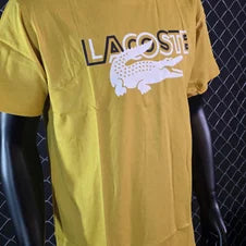 Camiseta lacoste amarillo logo blanco detalles negros cocodrilo