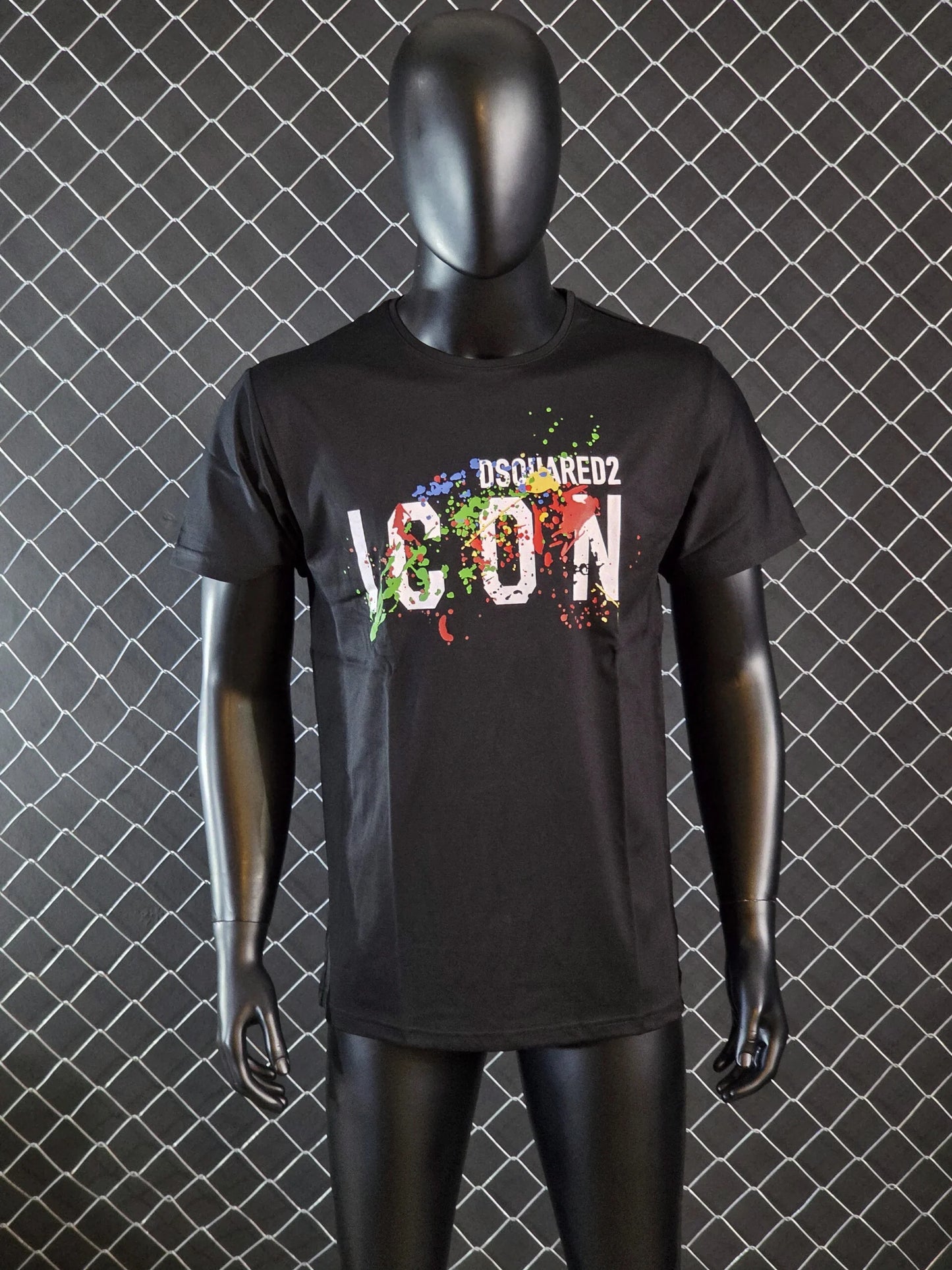 Camiseta DSQUARED2 negra logo blanco detalles pinturas