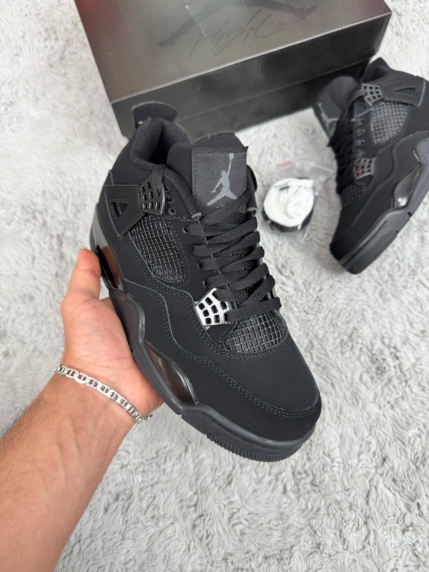 Jordan 4 negras