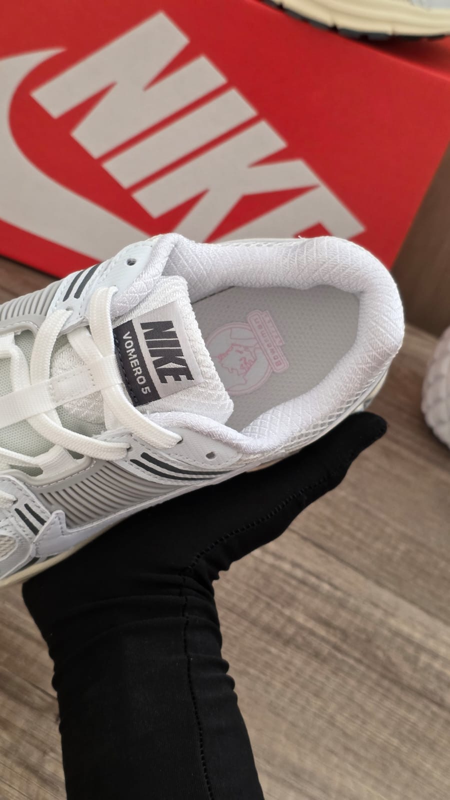 Nike vomero blanca gris