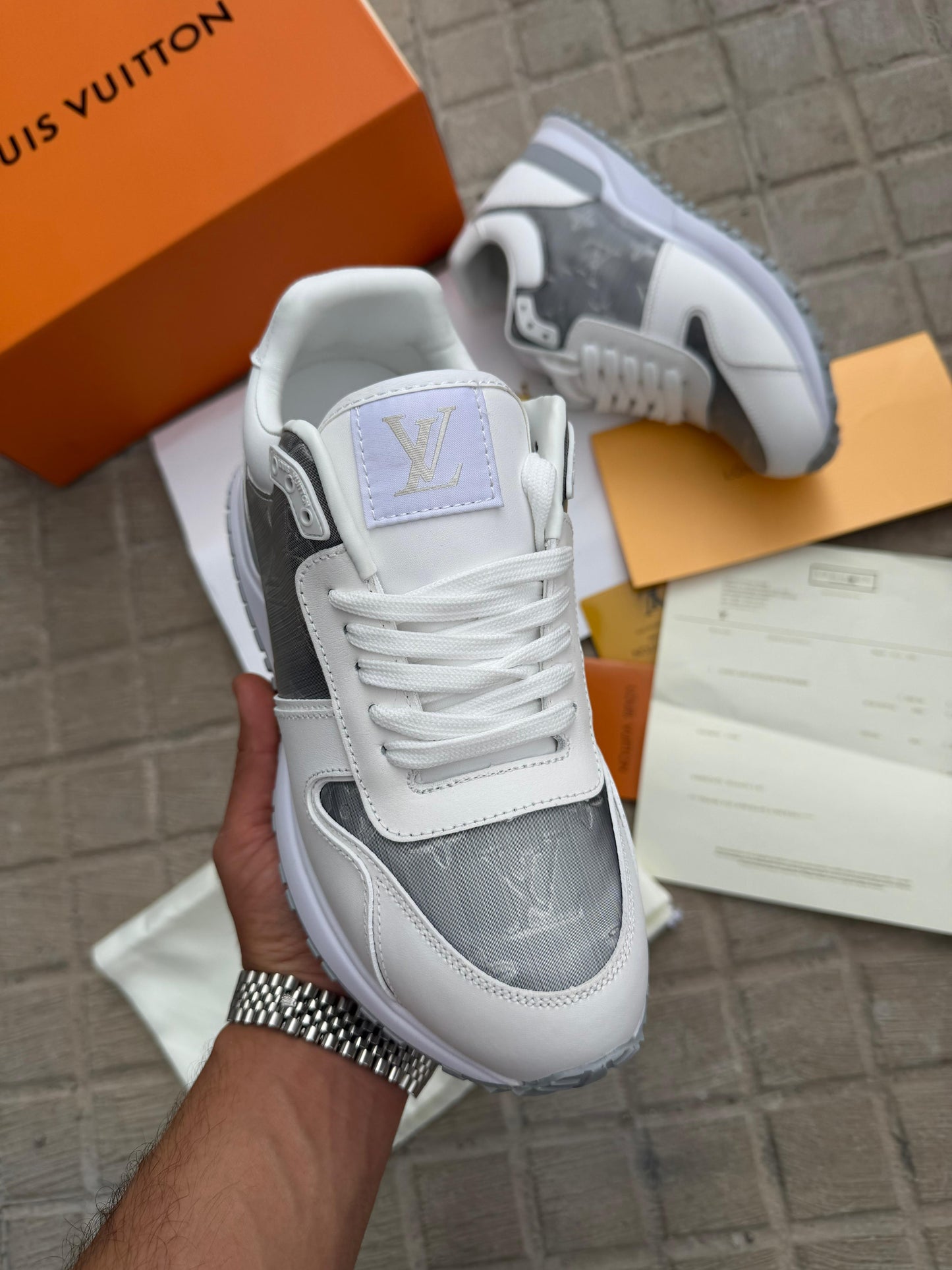 LV Run Away blancas y gris