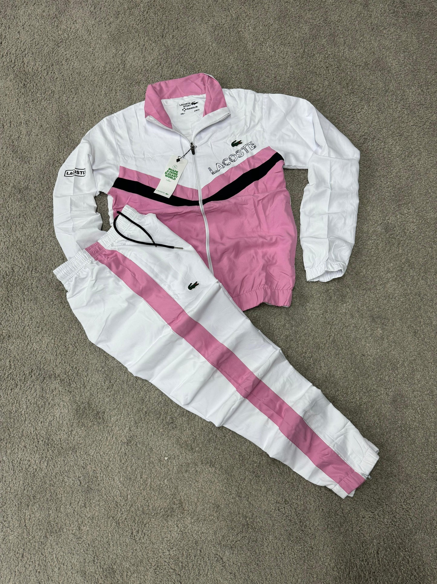 Chandal LACOSTE rosa y blanco