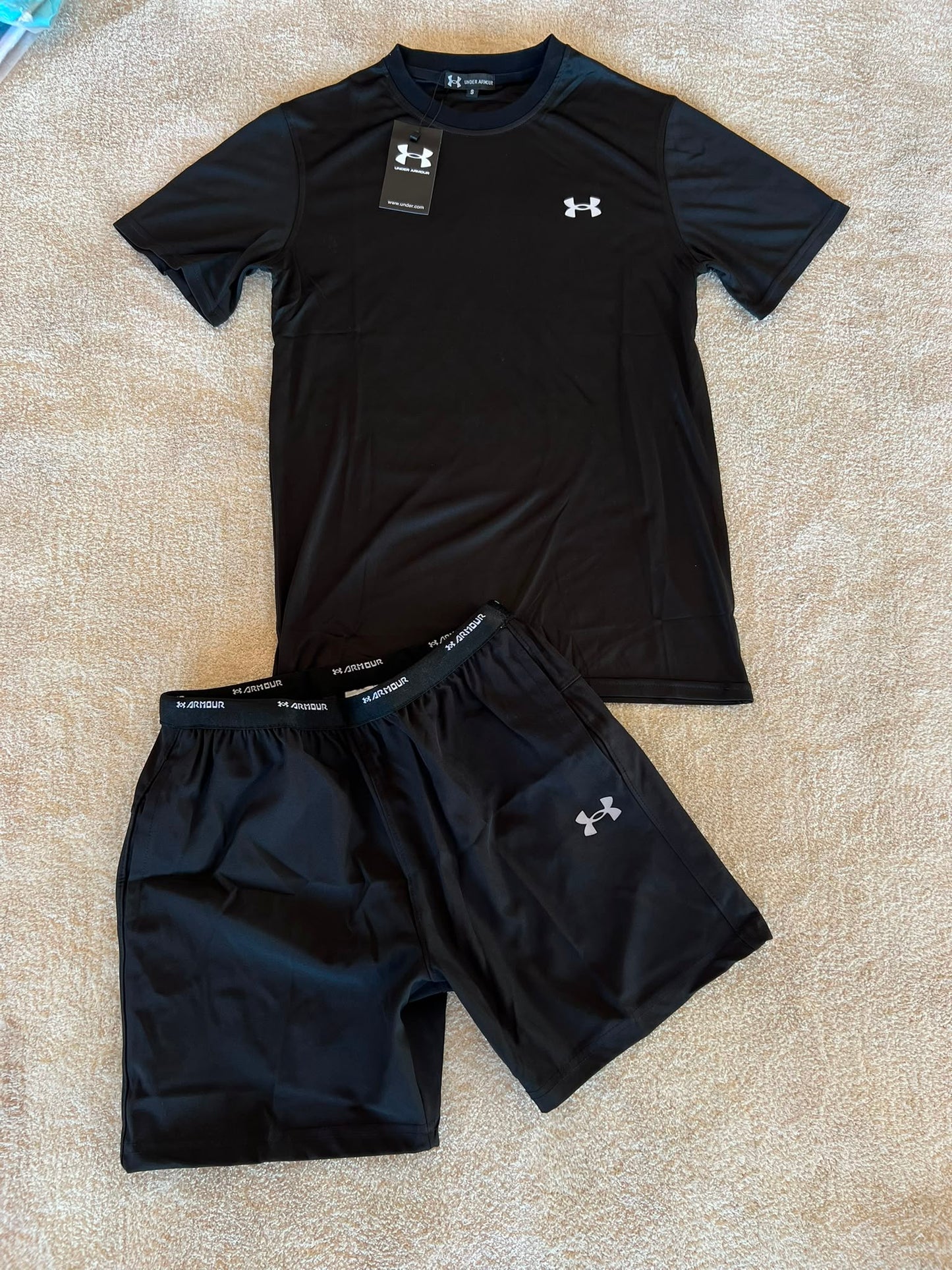 Conjunto corto under armour negro logo blanco