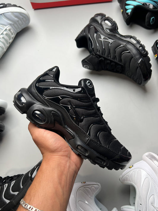 NIKE TN NEGRAS