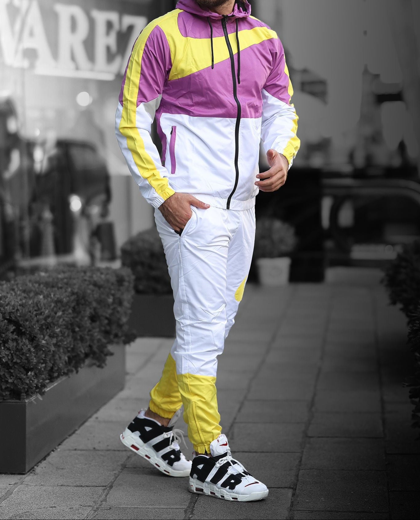 Cortavientos nike amarillo morado blanco