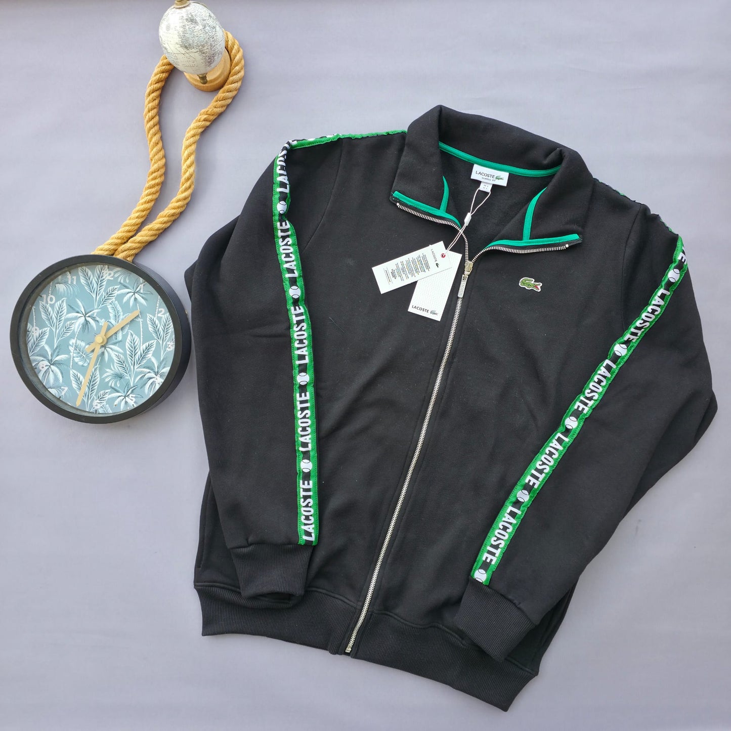 Chaqueta lacoste negro logo verde detalles verdes