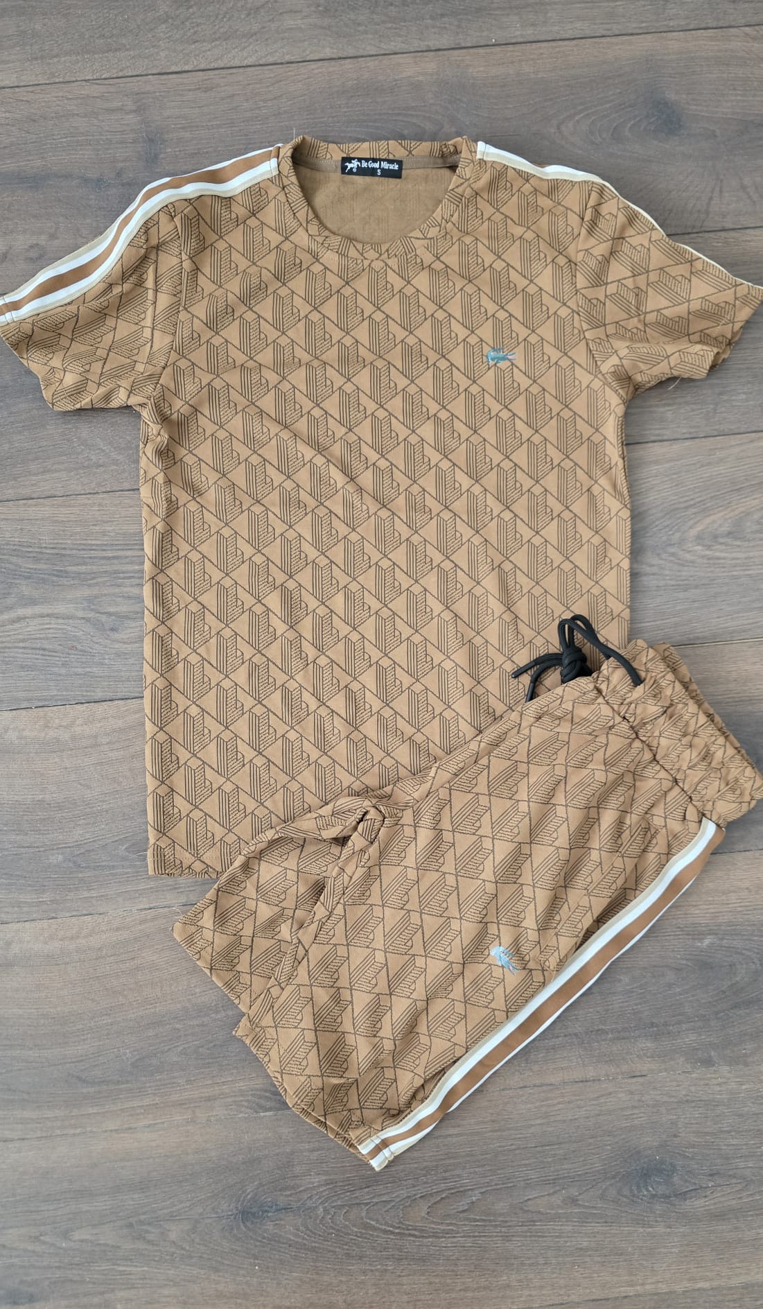 Conjunto lacoste verano beige