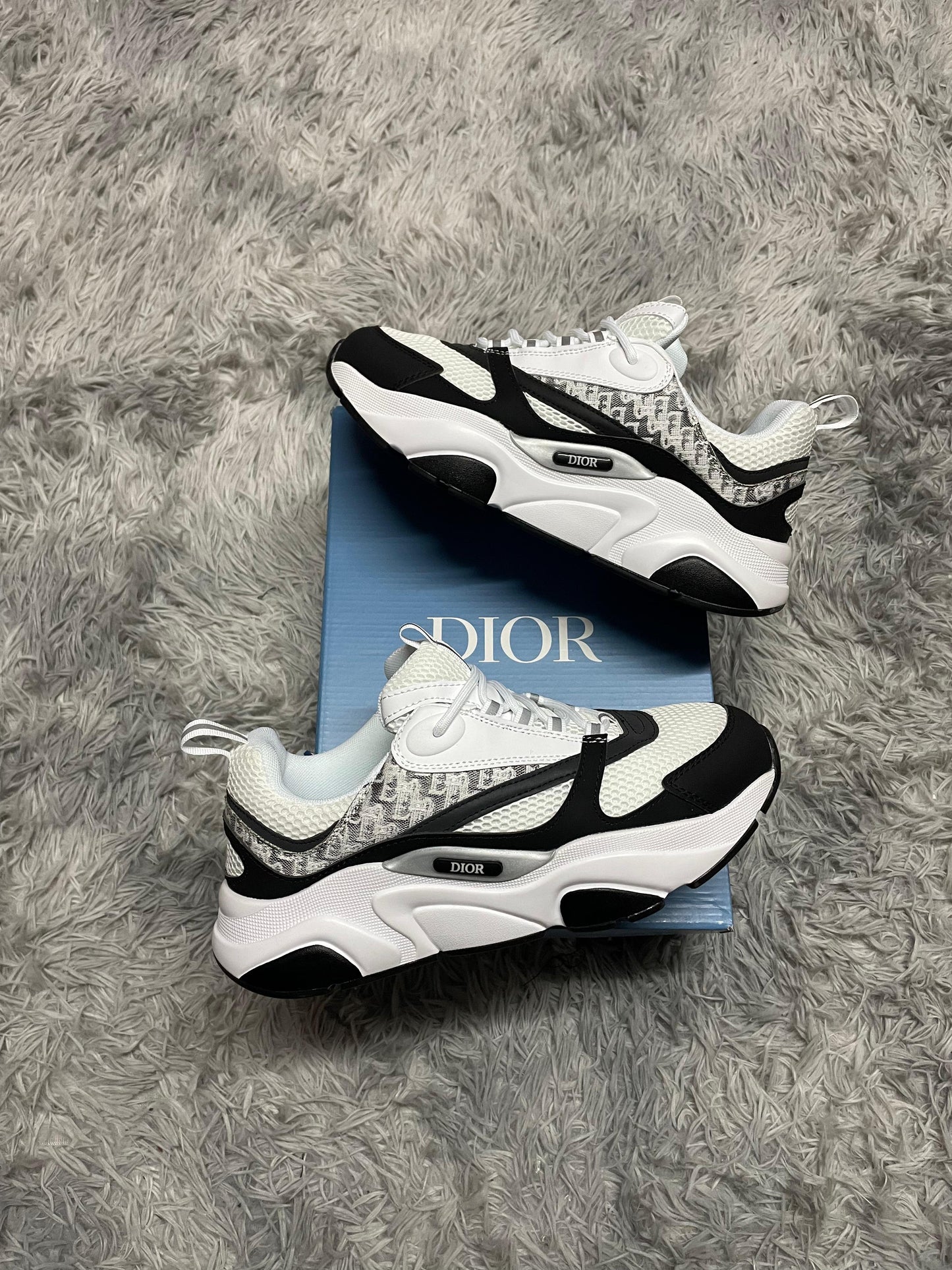 DIOR B22 BLANCO y NEGRO DETALLES GRISES