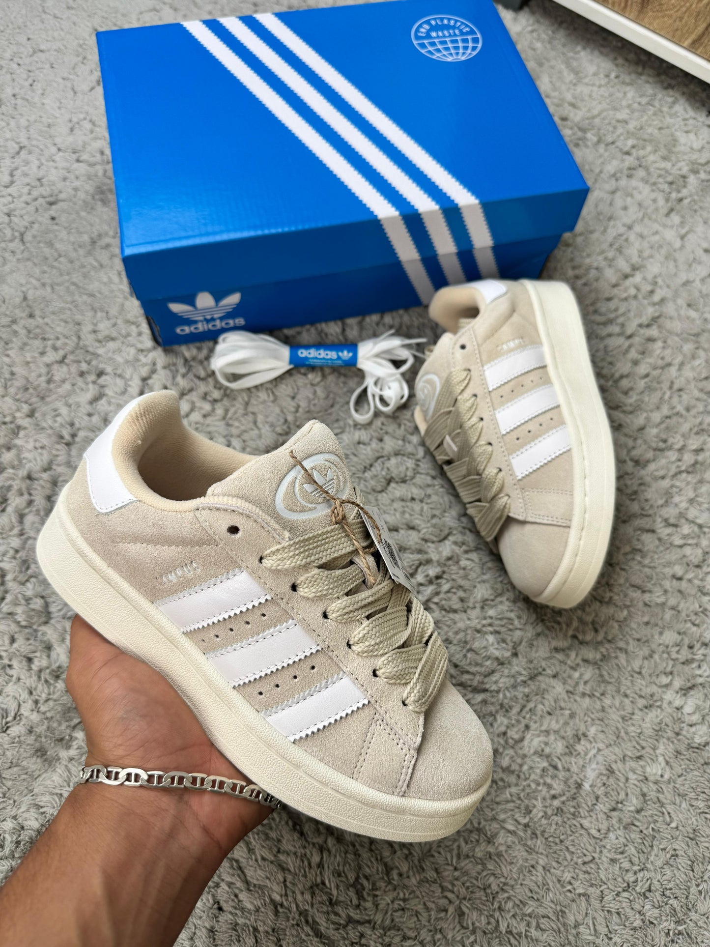 Adidas campus beige logo blanco