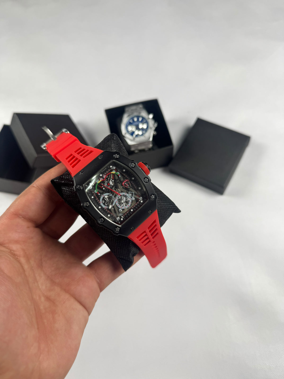 RELOJ RICHARD MILLE NEGRAS Y ROJAS