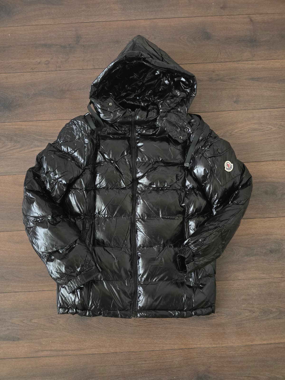 Abrigo moncler negro logo lateral