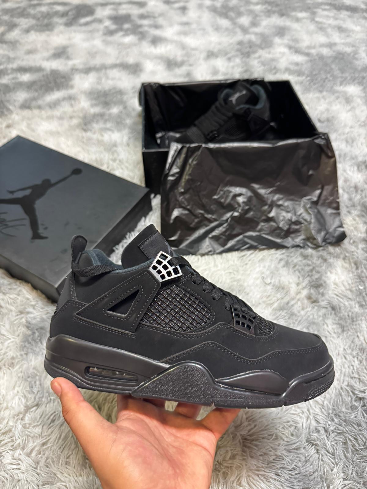 Jordan 4 negras