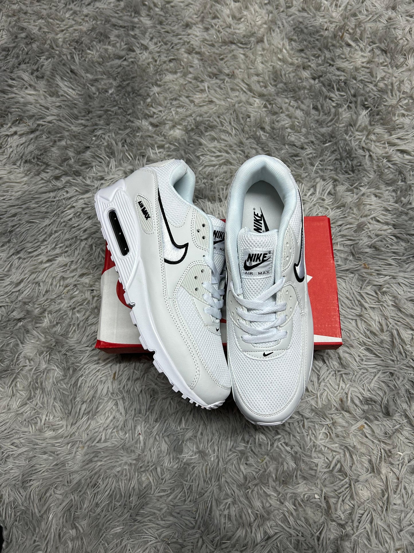 AIR MAX 90 BLANCAS CONTORNO NEGRO