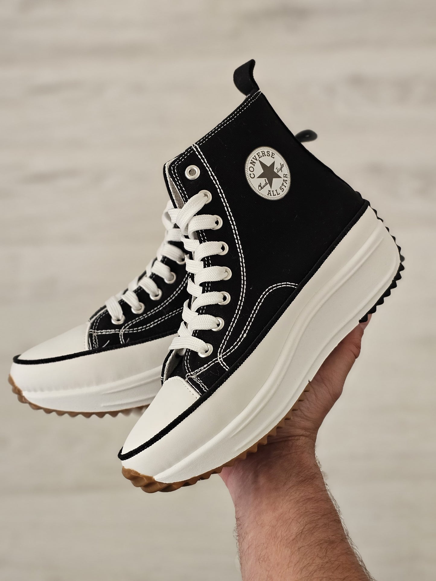 Converse run star negra tela