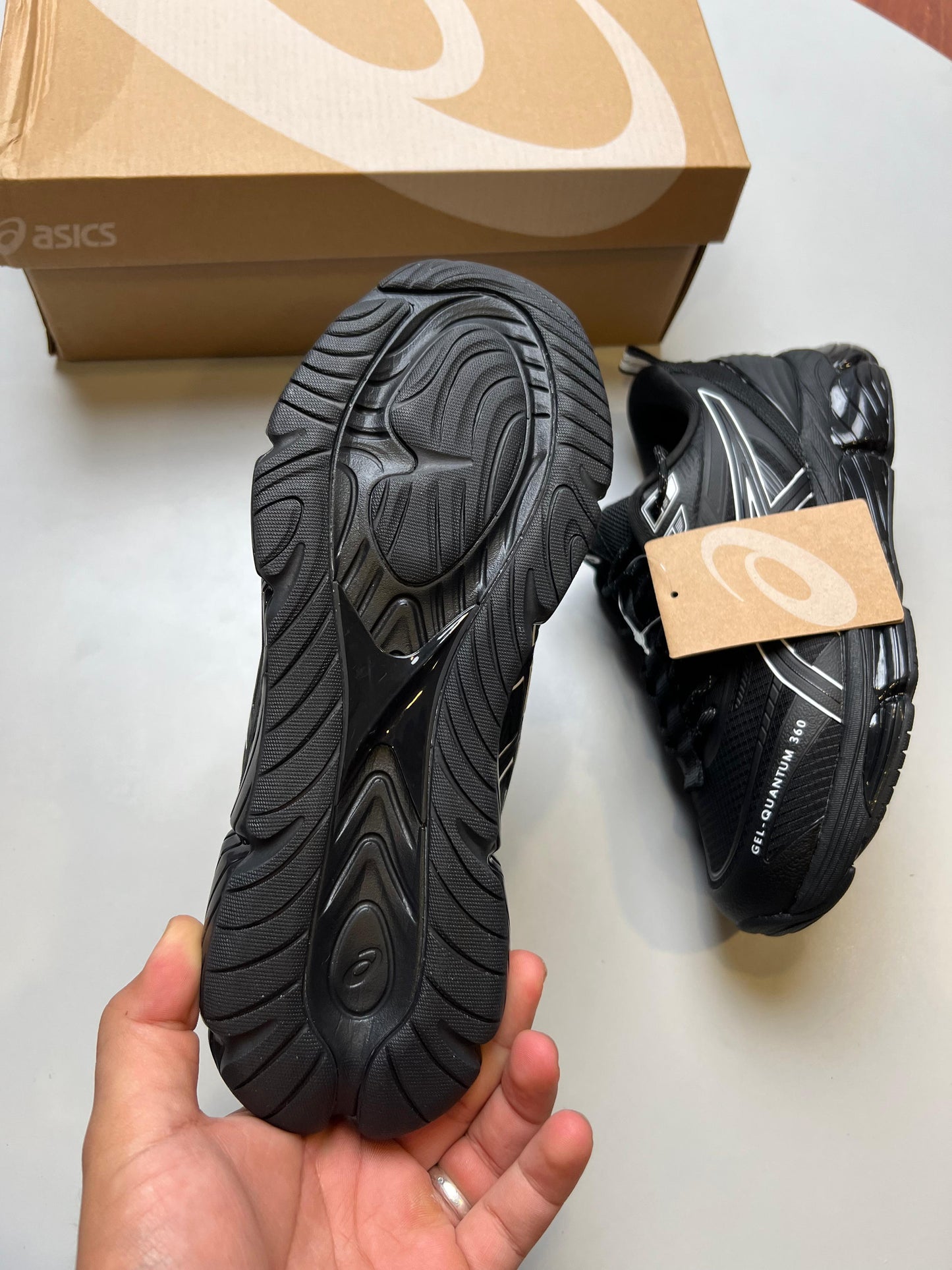 ASICS GEL QUANTUM 360 negro logo blanco