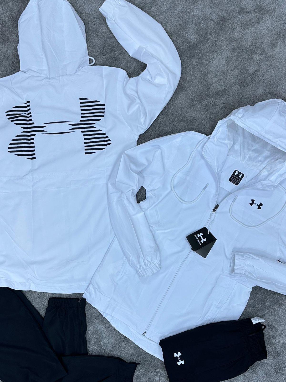 Chandal under armour blanco logo negro reflectante