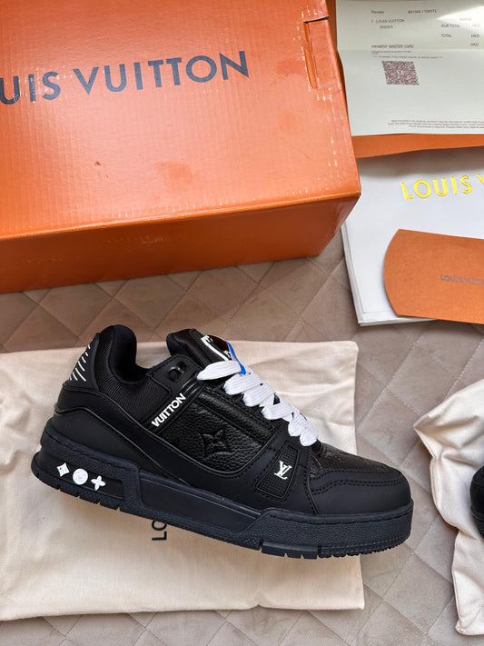 LV TRAINER NEGRA LOGO BLANCO