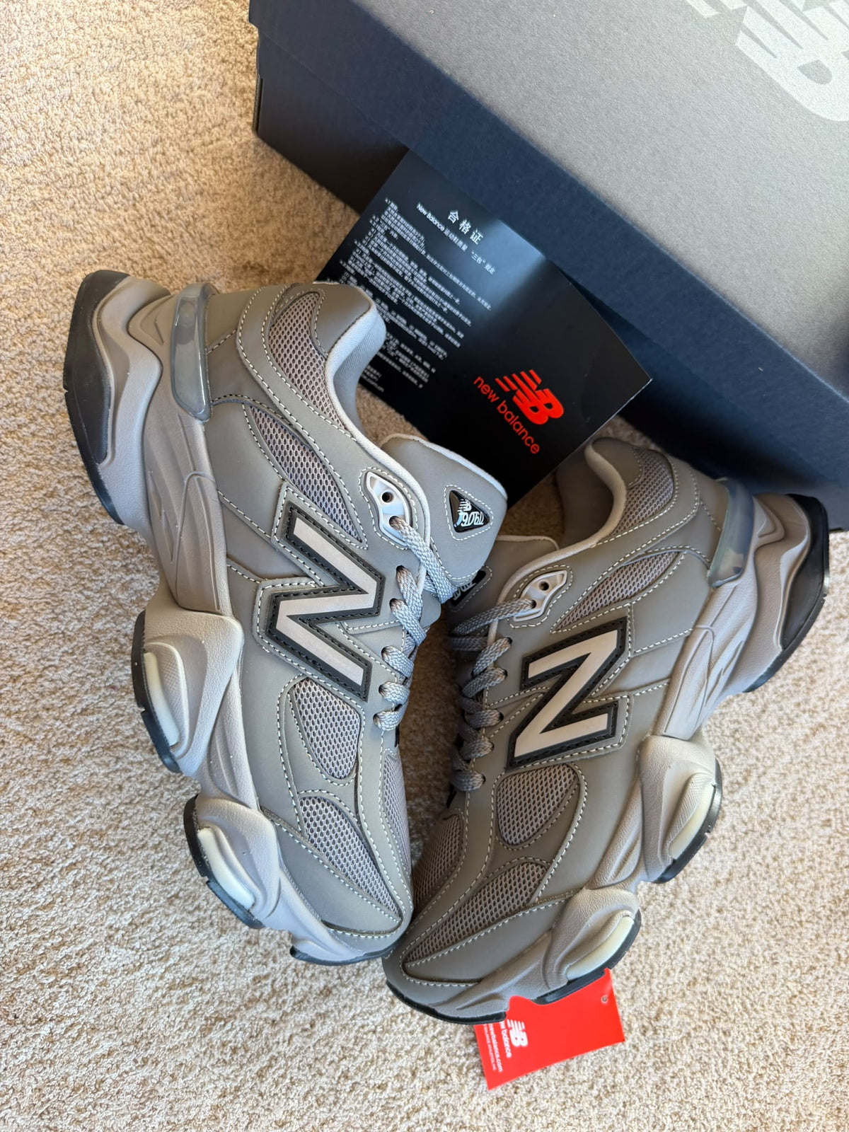 New Balance 9060 grises
