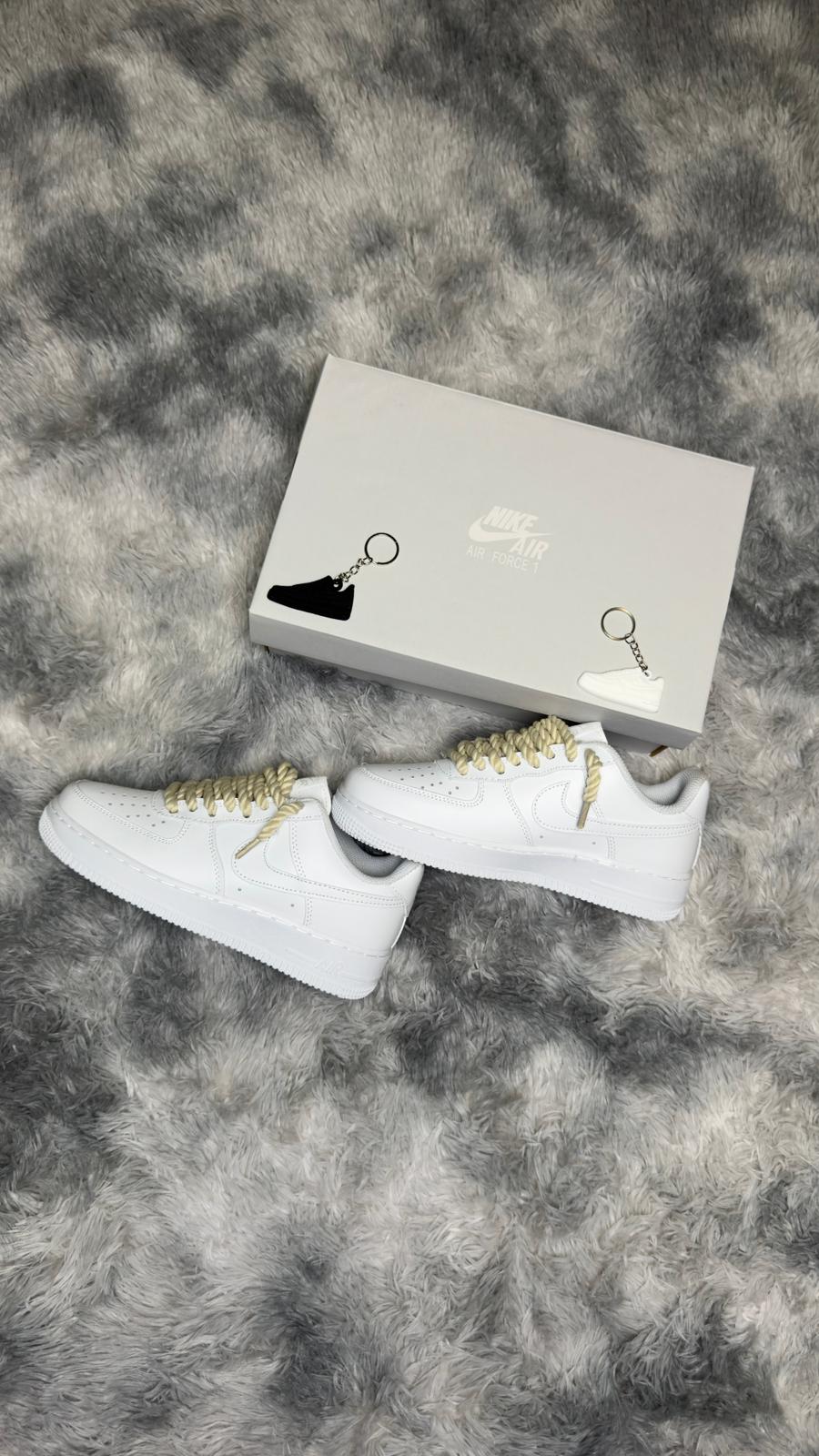 Air force blancas cordones gordos