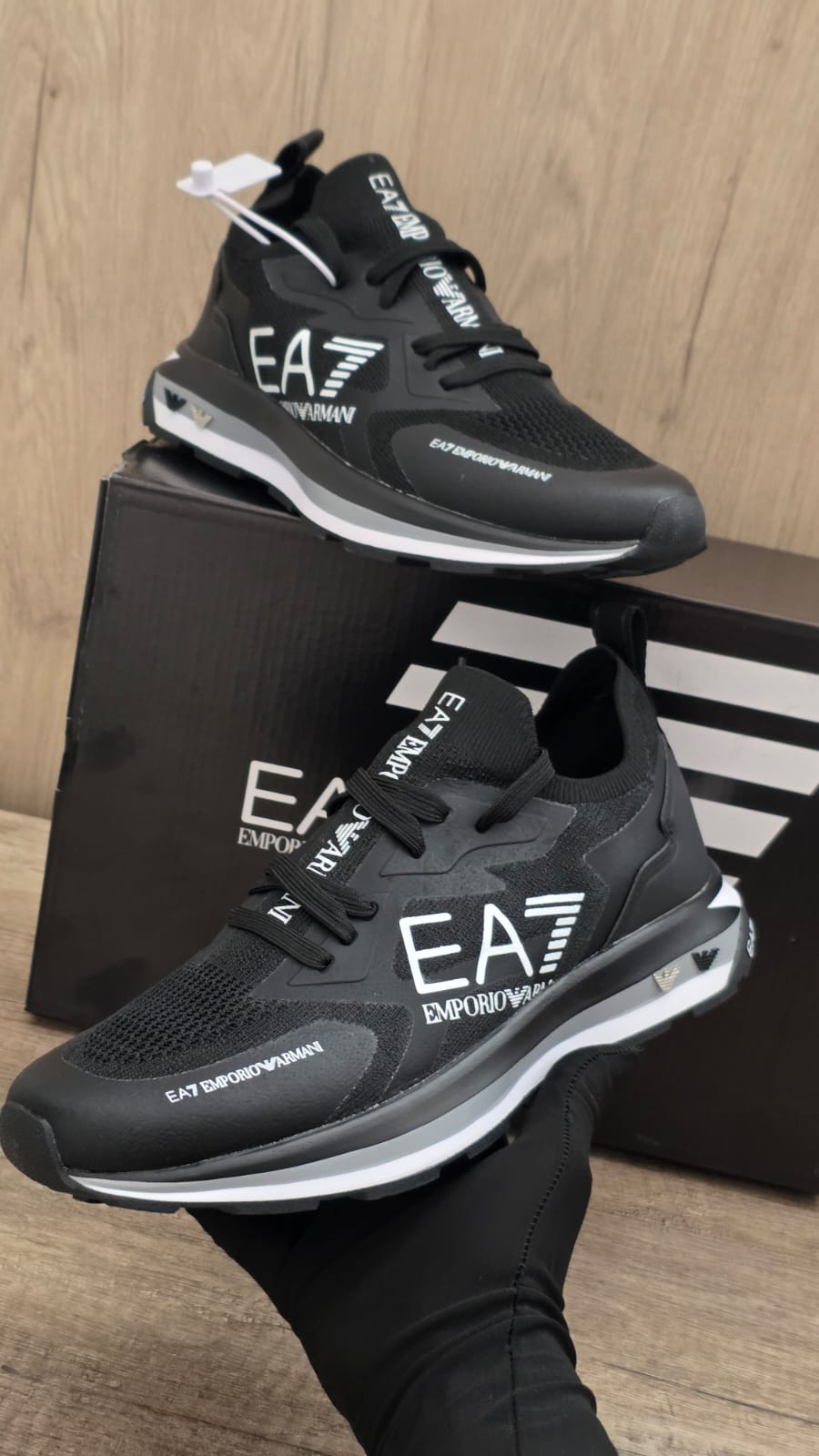 Emporio armani negra suela blanca