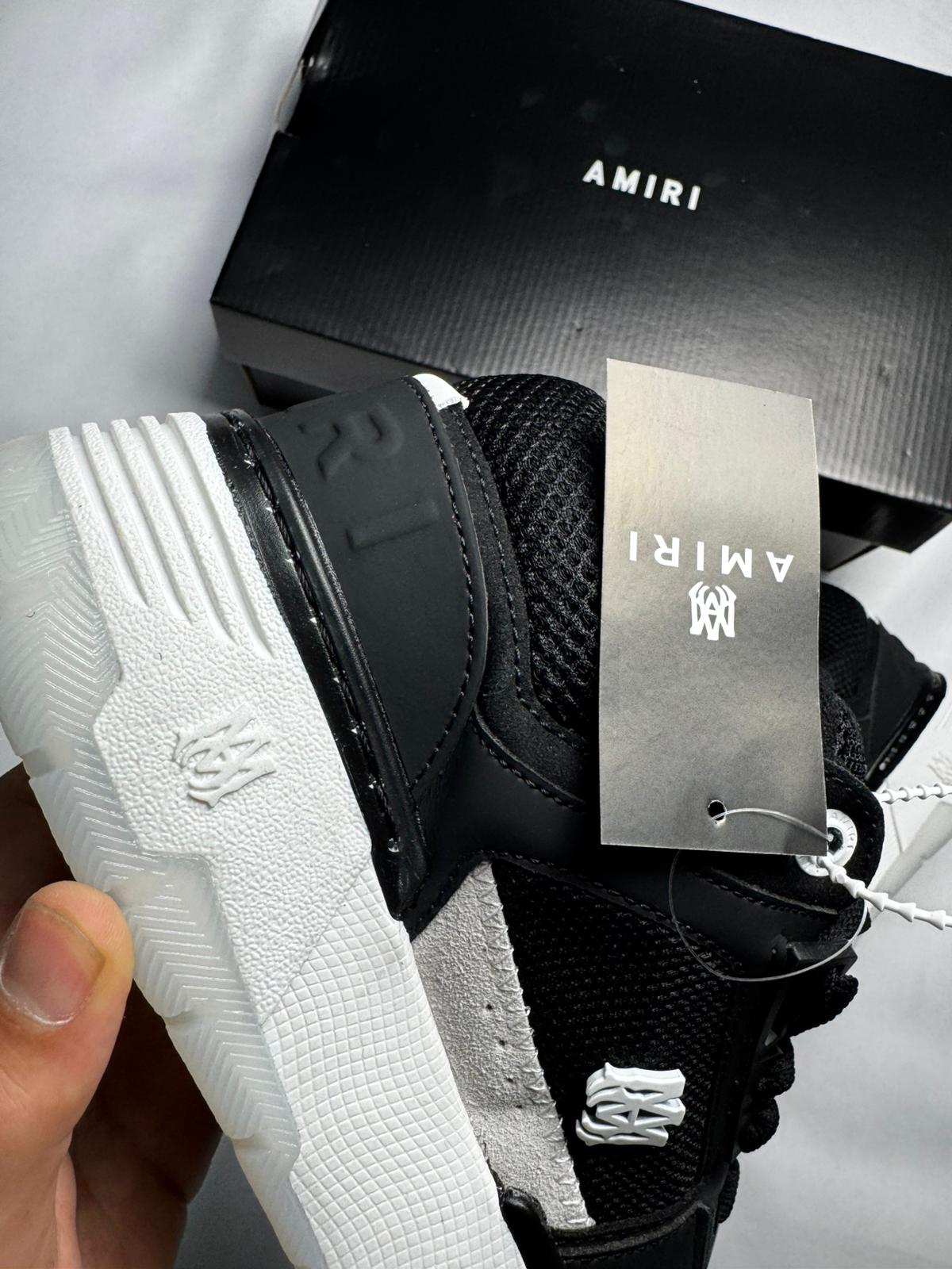 Amiri negras logo blanco