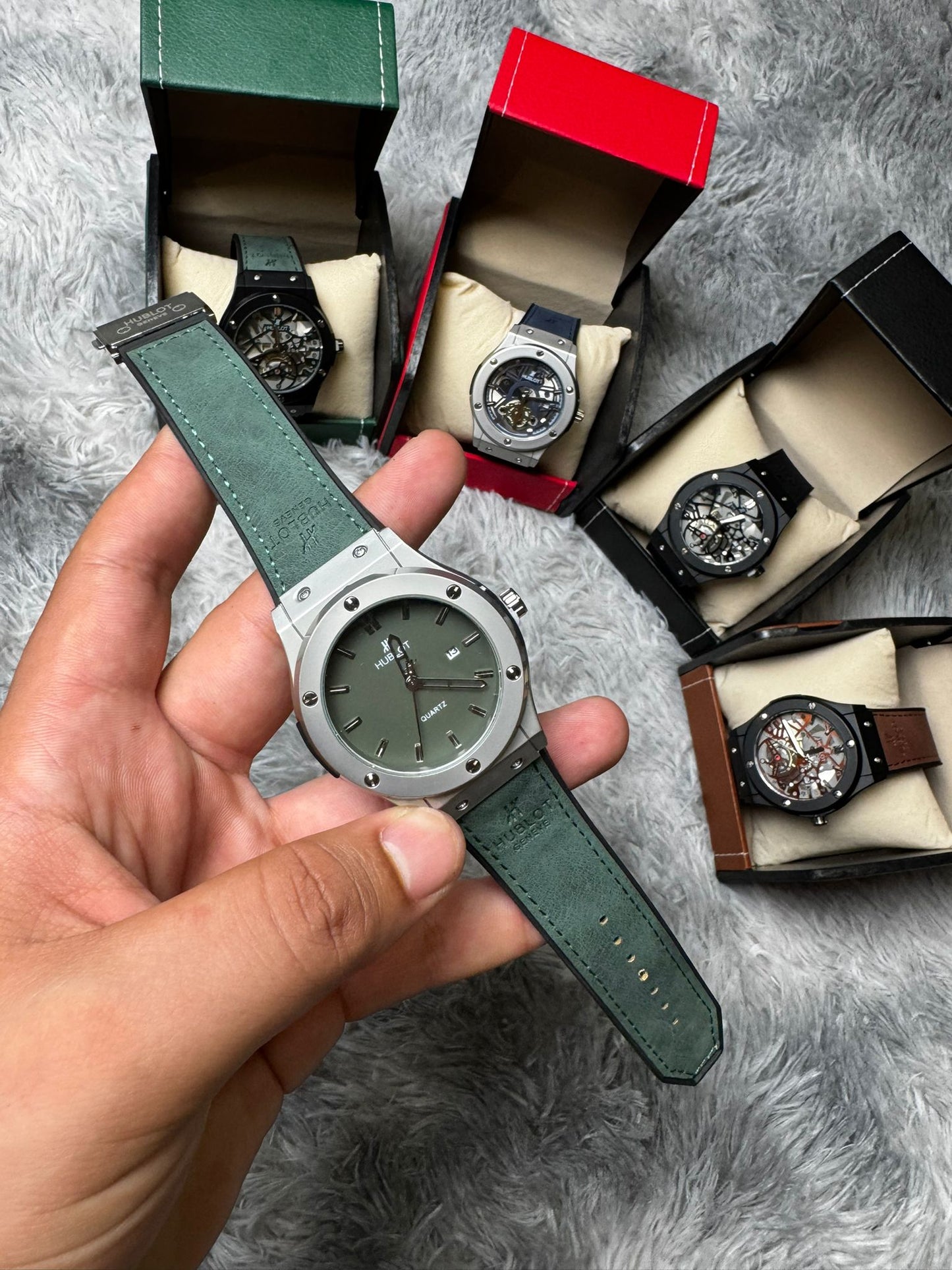 RELOJ HUBLOT gris y verde